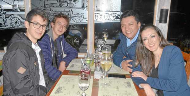 Miguel Andrés Martínez Cardona, Juan Felipe Martínez Cardona, Jorge Enrique Celis Murillo y Liliana Cardona Zuluaga.