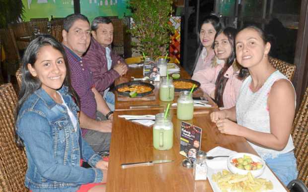 Salomé Páez Quintero, Robinson Páez, Diego Betancur, Adriana Ospina Aguilar, Valentina Betancur Ospina y Alexandra Quintero Beta