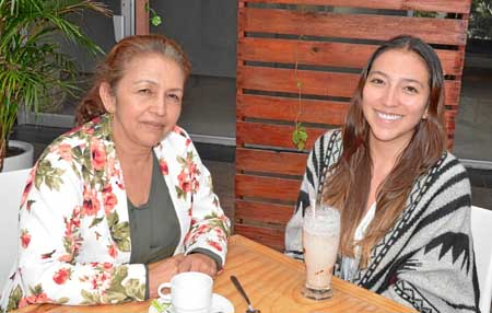 María Omayra Castrillón Velásquez y Ana María Guastar Castrillón se reunieron en Planta del Hotel Pop Art las Colinas.
