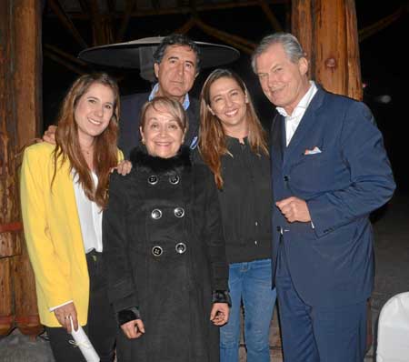 Por su visión, compromiso y gestión para la construcción del pabellón de la Guadua, insignia de ZERI, se exaltó el nombre de Mar