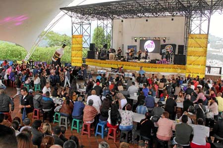 Cerca de 1.800 asistentes disfrutaron de las actividades programadas para el esparcimiento de los tenderos y sus familias. Las a