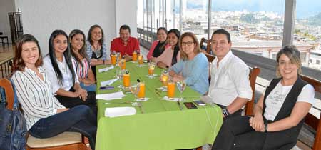 Empleados de Cromática Coaching & Consulting celebraron la certificación Internacional Out Of The Box, herramientas de Gamificac