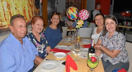 Julio César López Cardona, Aura López, Bibiana López López y Natalia López López se reunieron en Spago para homenajear a Alexand