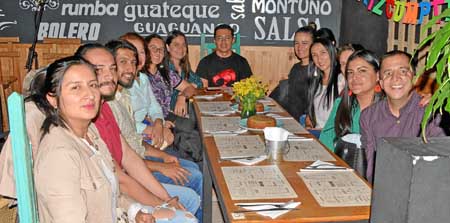 Integrantes del Departamento de Desarrollo Humano de la Universidad de Caldas se citaron en el restaurante Changó para homenajea