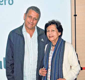 Julián Hoyos Espinosa y Margarita Espinosa de Hoyos. 