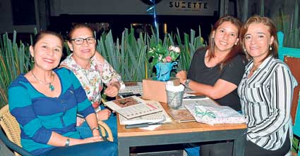 Claudia Patricia Valencia Bermúdez, María Inés López Roche y Diana Marcela Araujo citaron en el restaurante Changó a Liliana Mes