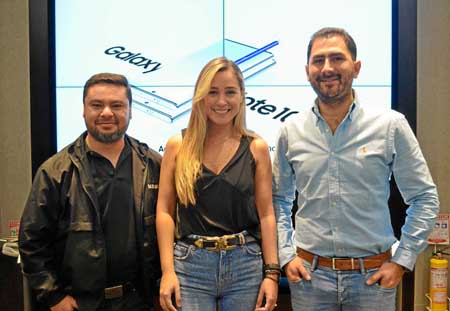 Fotos | José Fernando Tangarife | LA PATRIA Edwin Ibañez Rotavista, administrador de la tienda; María Alejandra Morón Vélez, ger