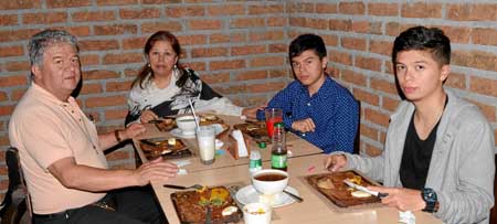 León Ignacio Calle Calle, Gloria Aguirre Ospina, Alejandro Calle Aguirre y Miguel Calle Aguirre.