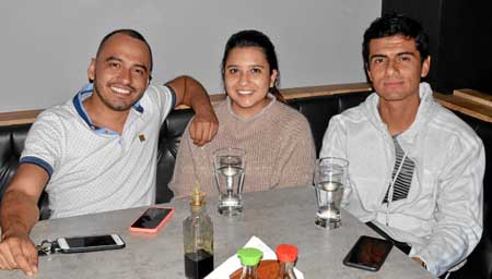 Cristian Camilo Giraldo Ramírez, Juliana Parra Salazar y Leandro Félix Hernández se reunieron en Keisaki.
