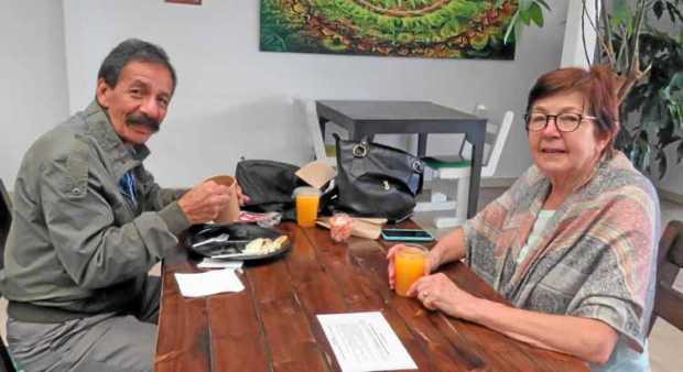 Foto / José Fernando Tangarife / LA PATRIA Bernardo Arias Gómez y Francoice Duffez.