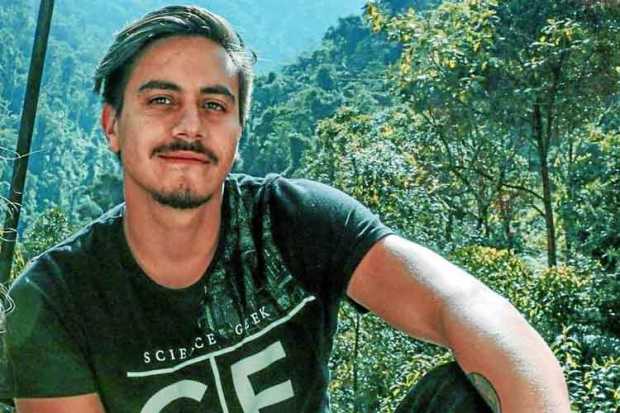 De Juan Augusto Cardona G: Hoy a mis 28 años debo decirte adiós. Nos conocimos cuando tenía 13 años y la vida se encargó de tene