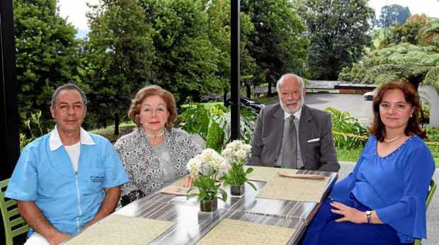 Carlos Alberto Valencia García, Blanca Estella García de Valencia, José Ferney Paz Quintero y Claudia Valencia García.