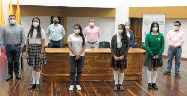 Gerardo Osorio, alcalde de Manzanares, agra- deció a las instituciones educativas y a los con-tralores escolares por participar 