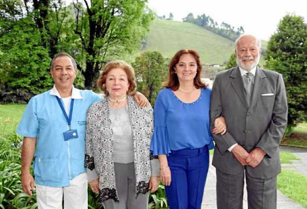 Para festejar la vida de José F. Paz se reunieron en el Recinto del Pensamiento Blanca Stella García de Valencia, Carlos Alberto