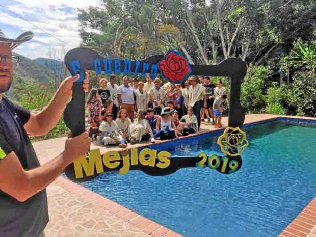 La familia Mejía se reunió en el estadero Donde Celio, ubicado en la vereda Llanadas de Manzanares (Caldas). Durante la integrac