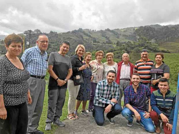 Nelly, Marina y Amanda Salazar Mejía viven en Atlanta (Estados Unidos) y estuvieron de visita en su natal Manzanares. Allí se re