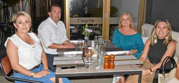 Natalia Ramírez Nieto, Jorge Luis Ramírez Agudelo, Beatriz Betancur Hernández y Alejandra Ramírez Nieto.