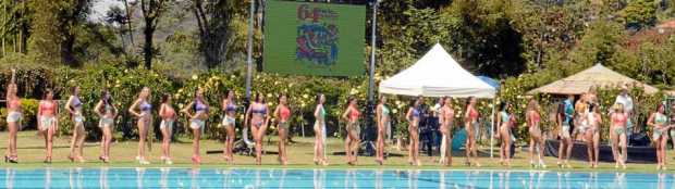 Candidatas al Reinado Internacional Del Café, durante su desfile en traje de baño.