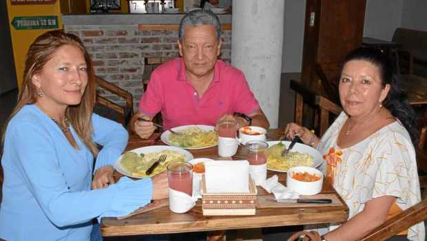 María Eugenia García Gómez, César Quintero Osorio y Floralba Gómez Castaño