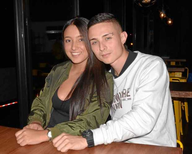 En el restaurante Ohana by Chilli se reunieron en una comida Mariana Castaño García y Daniel Villada Buitrago