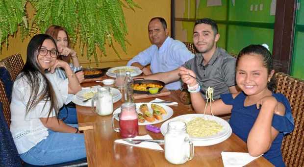 María Catalina Arroyave Naranjo, Claudia Liliana Naranjo Noreña, César Arroyave Giraldo, Daniel Arroyave Giraldo y Valeria Arroy