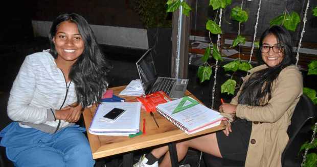 Luisa Fernanda Gómez Muriel y Valeria Ocampo Gómez estuvieron en El Dauntaun.