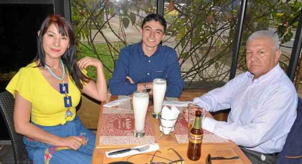 Patricia Gallego Grajales, Juan David Santa Gallego y Gustavo Jiménez Velásquez.