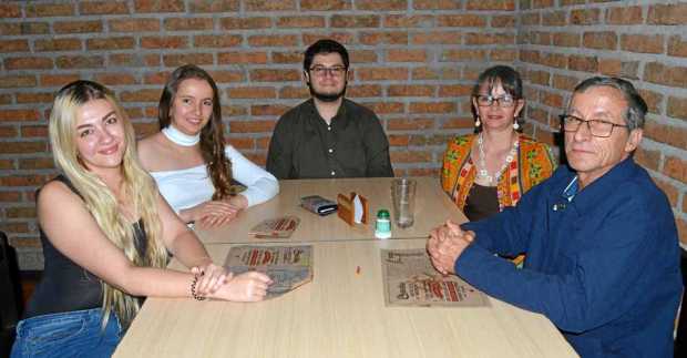 María Camila Londoño Mejía, Ana María Idárraga Mejía, Carlos Alexis Gómez Ruiz, Rosalba Mejía García y Luis Emilio Idárraga Beta