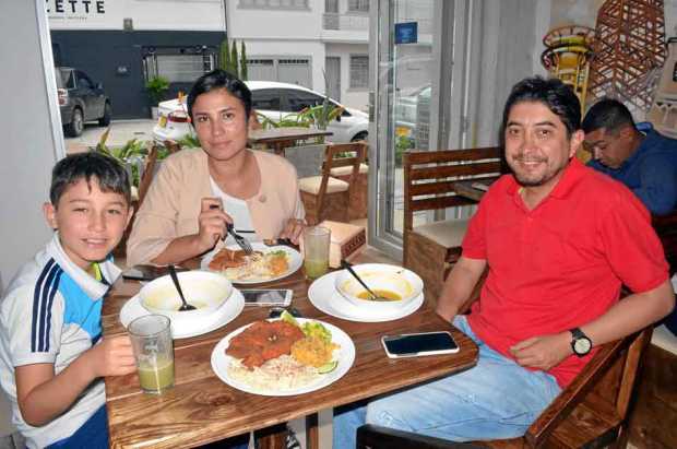 Alejando Osorio Arango, Valentina Naranjo Castaño y Julián Osorio Rodríguez. 