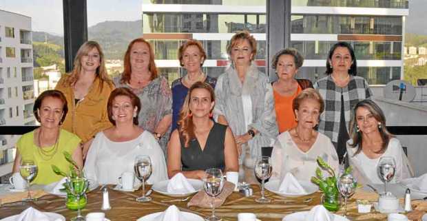 Foto | José Fernando Tangarife | LA PATRIA Marta Helena Castro Rincón, Ximena Arango Gutiérrez, Esperanza Ocampo de Mejía, Ángel