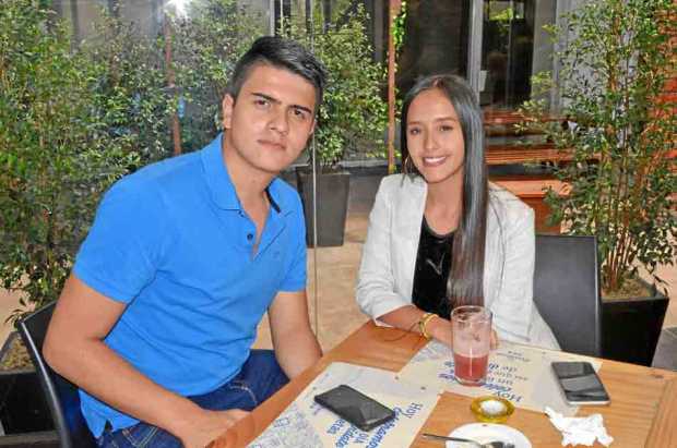 Los novios Juan Martín Valencia Zuluaga y Sofía Salazar Cuervo.