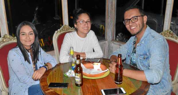 Yeny Rojas Jiménez , María Camila Rojas Castaño y Mateo López López fueron a la Candelaria. 