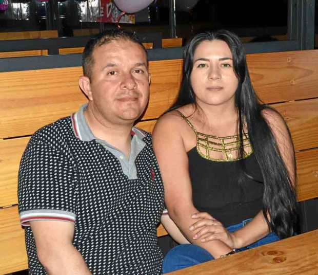Los esposos Jónathan Sánchez Zuluaga y Leidy Dayans Neira Arias se citaron para comer en el restaurante Urban. 