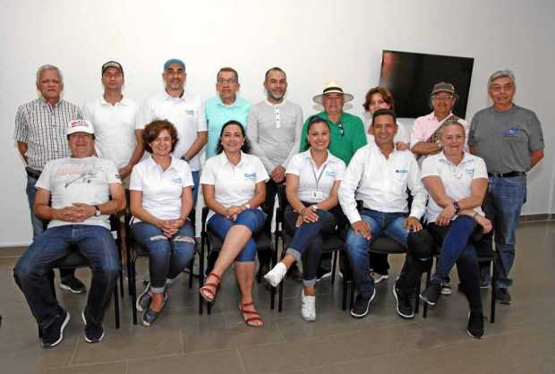 Grupos de periodistas que asistieron al evento.