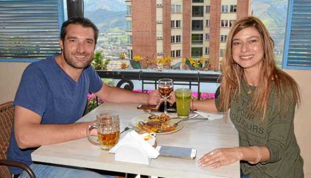 Los esposos Alexánder Brero Botero y Silvia García de Brero se reunieron en el restaurante L`Atelier.
