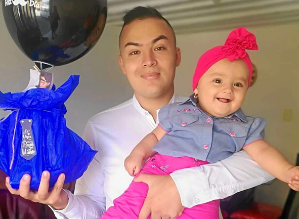 Andrés Felipe Vargas Rincón con su hija, Julieta Vargas Quintero.