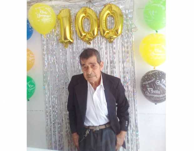 Le sobreviven 12 hijos y ayer le celebraron su cumpleaños por anticipado.