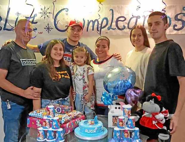 Luis Alberto Betancur, Isabella Betancur, Alicia Betancur Cardona (homenajeada), Sebastián Peláez Cardona, Yaneth Cardona, Valen