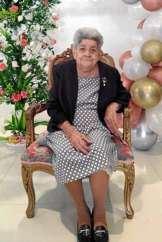 Aura Rosa Ramírez de Rios cumplió 100 años. Sus hijos ofrecieron un almuerzo en A la leña.