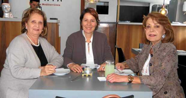 Elvira Escobar de Restrepo, directora del Museo de Arte de Caldas; María Claudia Parias Durán, presidenta ejecutiva de la Fundac