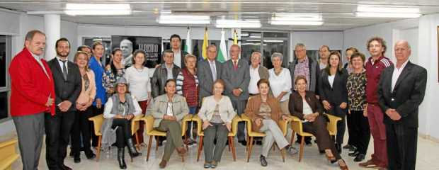 Miembros de la Sociedad de Mejoras Públicas de Manizales.