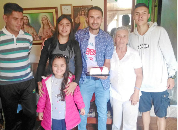 José Saúl Villa Rendon, suscriptor de LA PATRIA nos comparte la celebraciónen familia del cumpleaños de su hijo Cristian David V