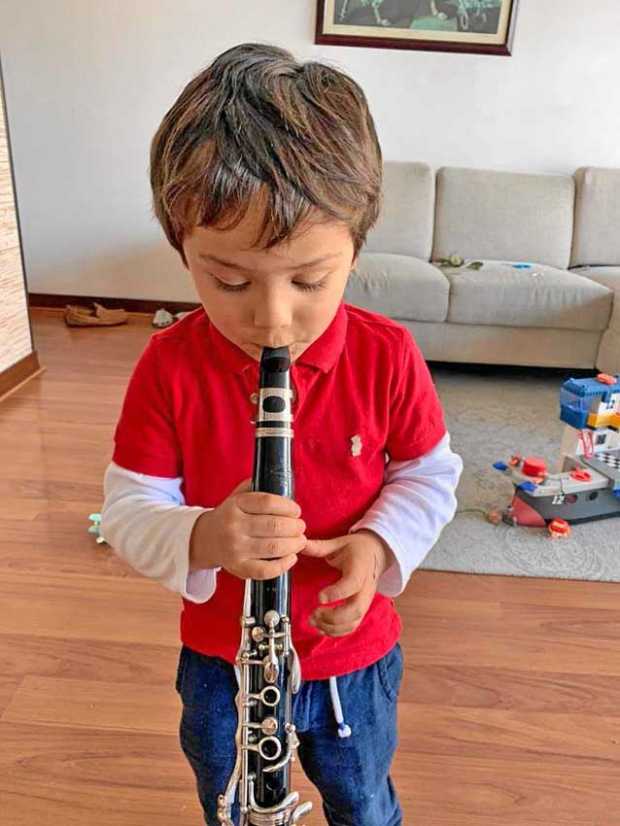 Desde Bogotá la familia Osorio Artunduaga nos comparte la imagen del niño Jacobo Osorio Artunduaga celebrando el día del niño.