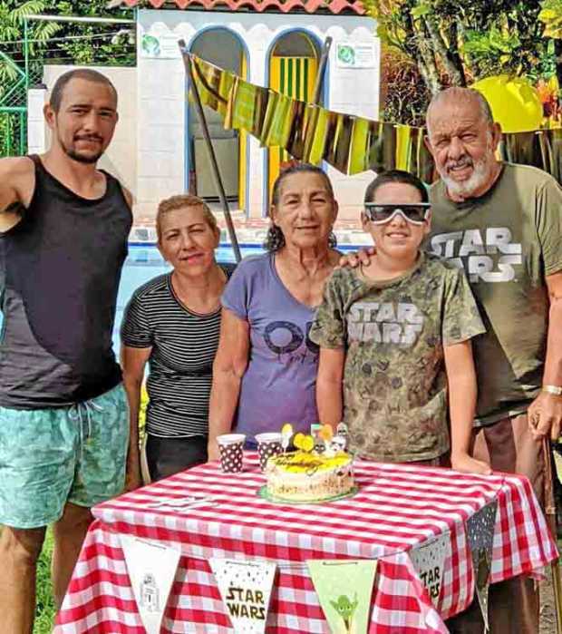 Celebraron el cumpleaños número 12 de Jacobo Carvajal Fonseca en compañía de su papá, Daniel Alejandro Carvajal Gómez, su abuela