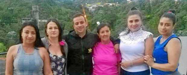 Foto| Cortesía| LA PATRIA Johana Fernández, Yanet Clavijo, Juan Alberto Fernández, Rosalba Valencia, Marinela Fernández y Paula 