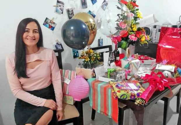 Foto | Cortesía | LA PATRIA Adriana Echeverry Delgado celebró sus 50 años en su casa en compañía de su hija y de su familia de m