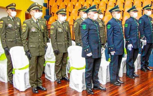 Capitán Jesús Eduardo Restrepo, comandante del Distrito 5 de la Policía; Aicardo de Jesús Sánchez, Milton Milton Valencia, Luis 