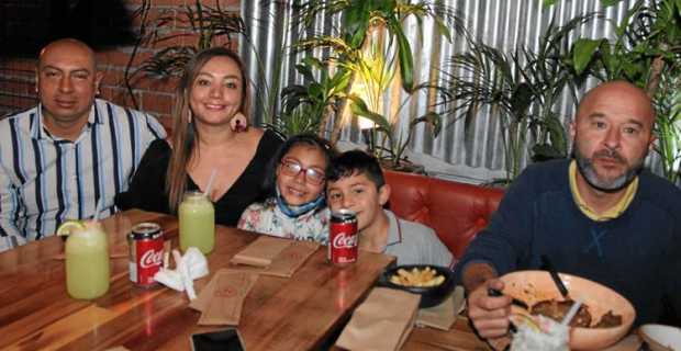 Sebastián Quintero, Diana Marcela Anzola Veloza, Luciana Quintero Anzola, Emmanuel Ospina Quintero y José Fernando Muñoz