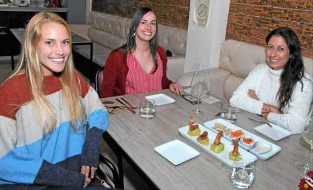 Michala Graanstra, Tina Marmol y Erin Dodd.