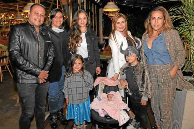 En el restaurante Cortesana se ofreció una cena con motivo de la celebración del Día de los Niños. En la imagen: Cristhian Herre
